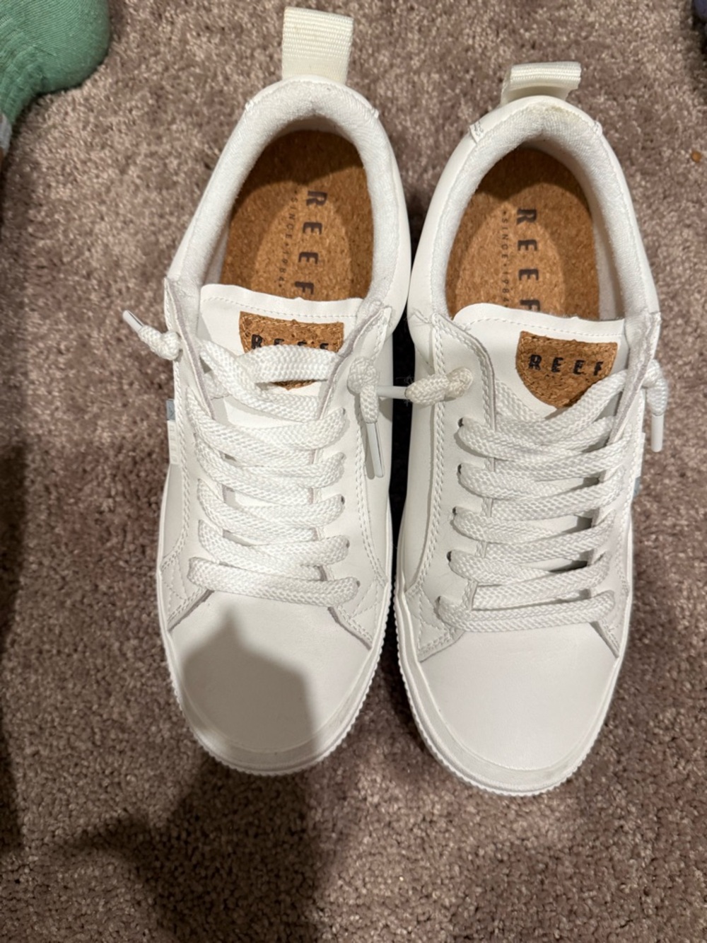 Reef White Low-Top Lace-Up Sneakers with Cork Insole Accent